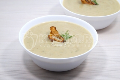 Суп-пюре с лисичками и плавленым сыром Суп-пюре с лисичками и плавленым сыром