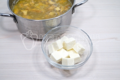 Суп-пюре с лисичками и плавленым сыром Суп-пюре с лисичками и плавленым сыром