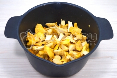 Суп с лисичками и рисом Суп с лисичками и рисом