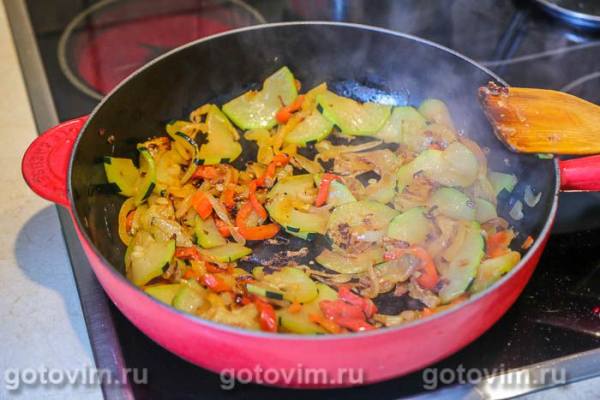 Кабачки, тушенные с лисичками в соевом соусе Кабачки, тушенные с лисичками в соевом соусе