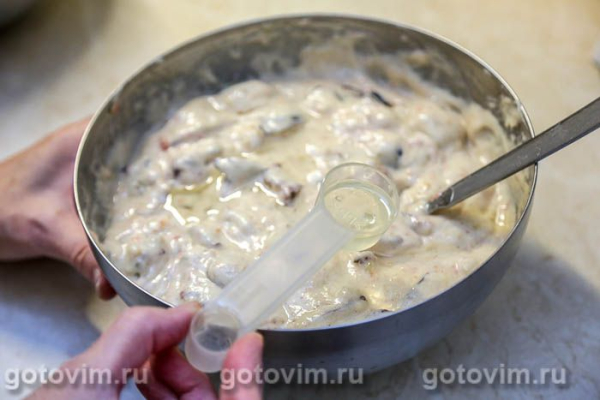 Кекс со сливой и кофе