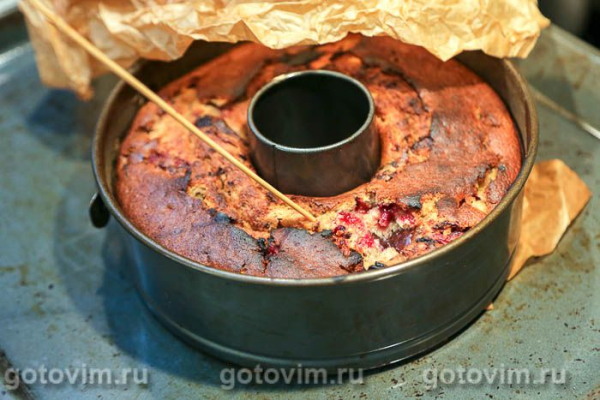 Кекс со сливой и кофе