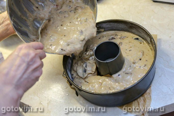 Кекс со сливой и кофе