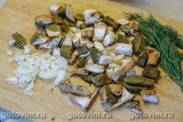 Пирог-плетенка с белыми грибами в сметане с яйцом Пирог-плетенка с белыми грибами в сметане с яйцом