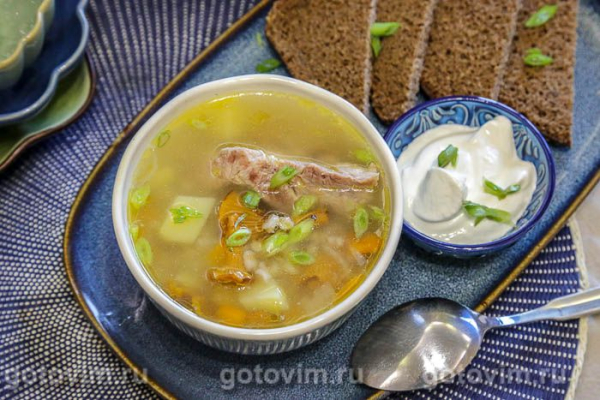 Грибной суп с лисичками и перловкой Грибной суп с лисичками и перловкой