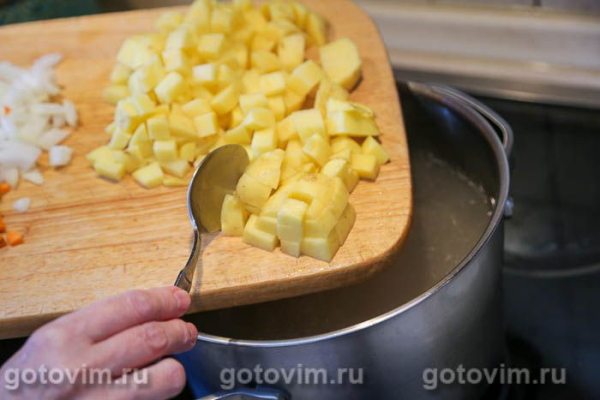 Грибной суп с лисичками и перловкой Грибной суп с лисичками и перловкой