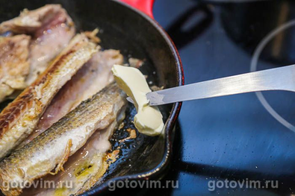 Кефаль, жаренная с апельсином и чесноком Кефаль, жаренная с апельсином и чесноком