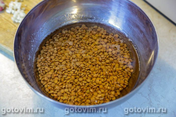 Мясной суп с говядиной, чечевицей и фасолью Мясной суп с говядиной, чечевицей и фасолью