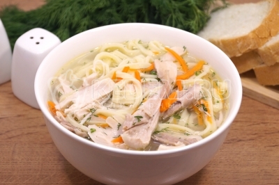 Домашняя лапша с курицей Домашняя лапша с курицей