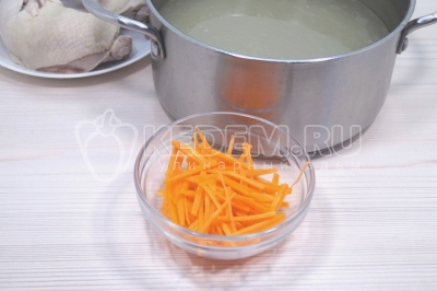 Домашняя лапша с курицей Домашняя лапша с курицей