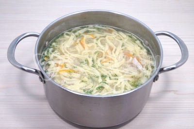 Домашняя лапша с курицей Домашняя лапша с курицей