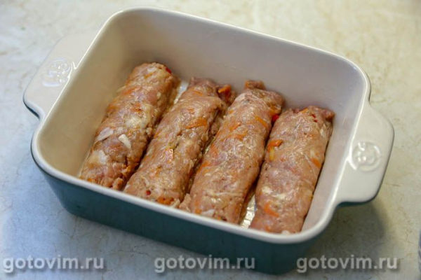 Мясные рулетики из фарша с жареным беконом и перцем