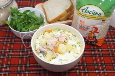 Сливочный суп с красной рыбой и рисом Сливочный суп с красной рыбой и рисом