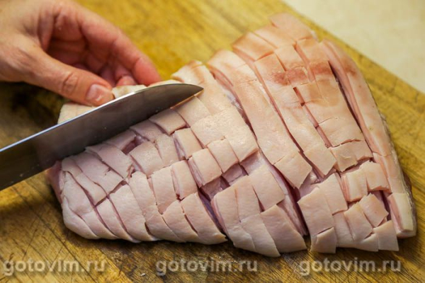 Свиная грудинка, запеченная со специями