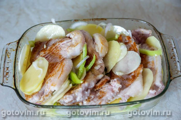 Запеканка из свинины с картофелем и сладким перцем