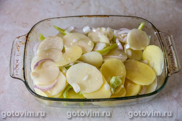 Запеканка из свинины с картофелем и сладким перцем